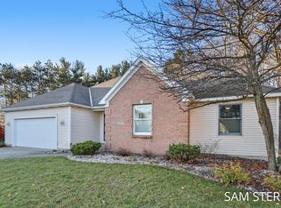 11047 Pinecreek Ct, Allendale, MI 49401