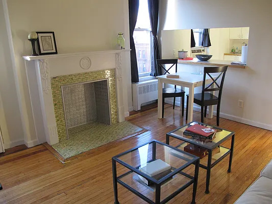 Rented by Walber 82nd Street | media 8