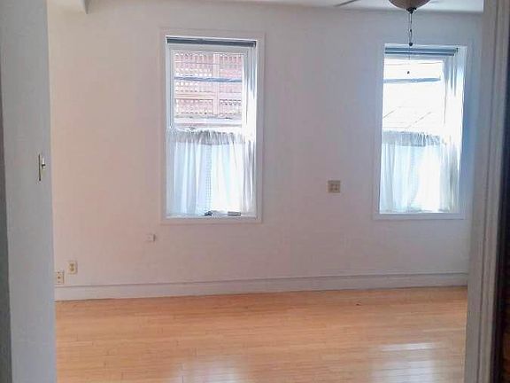 4th image of 2213 W Belden Ave #2F