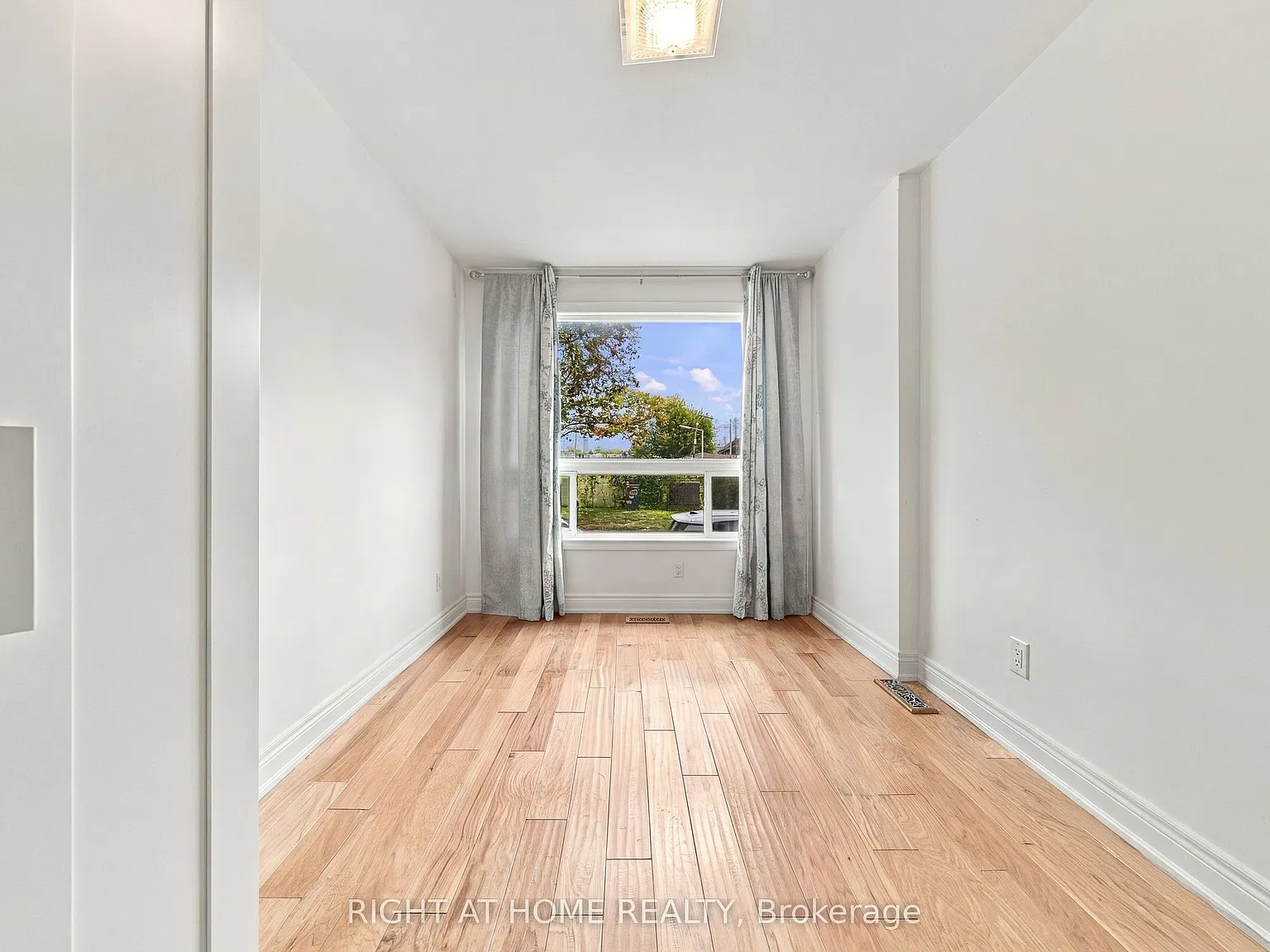 3 bed, $3,100 — Photo 4