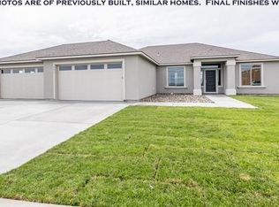 90304 E Sagebrush Rd, Kennewick, WA 99338