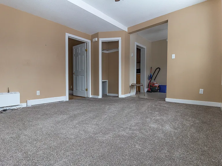 2210 Angus St #1 — Photo 6