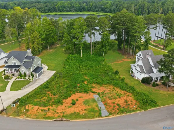 629 Goosepond Island Dr, Scottsboro, AL 35769