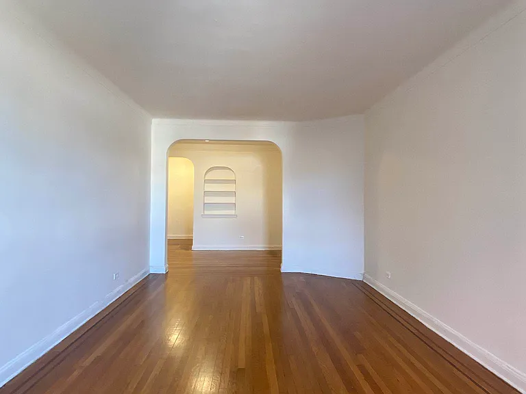 9216 Whitney Ave #305 — Photo 2