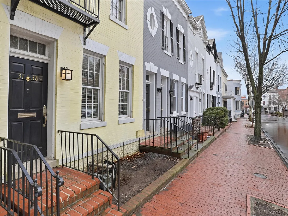 Building Photo - 3138 O St NW #1/2