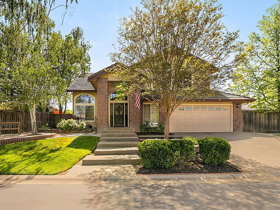 1st image of 3424 Thornhill Dr