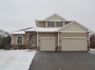 9541 Dunes Ave S, Cottage Grove, MN 55016