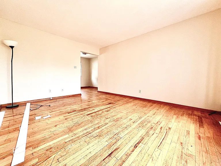 2530 Pleasant St #4 — Photo 8