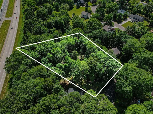 911 Wooded Ln N, Marshall, MI 49068