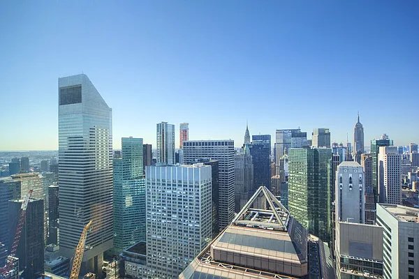 Rented by NYLON Real Estate | media 13