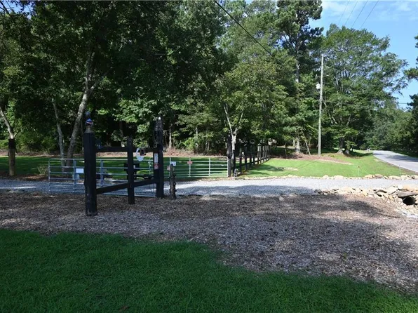 120 E Crestwood Rd, Tyrone, GA 30290