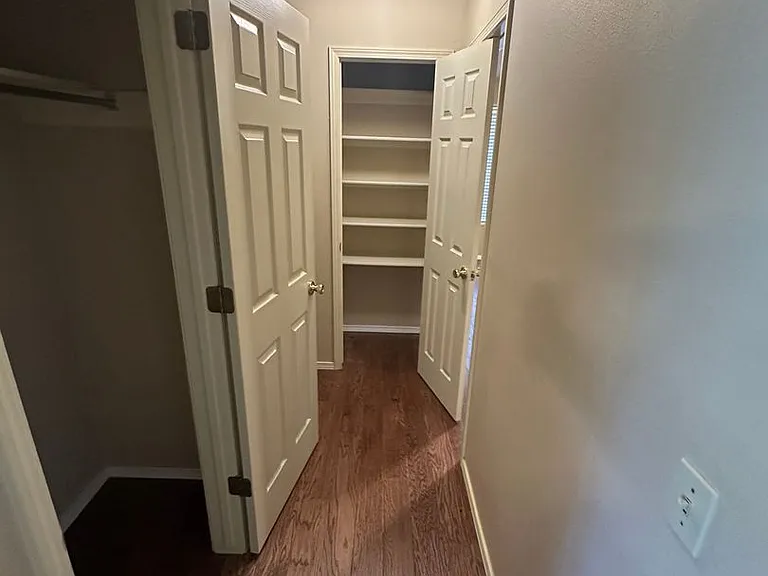 950 Penny Ln — Photo 12