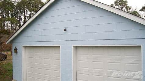 Garage/Carport