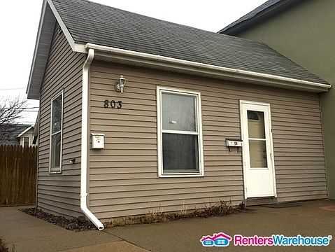 1st image of 803 12th Ave S