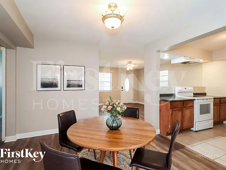 3204 Rogero Rd — Photo 7