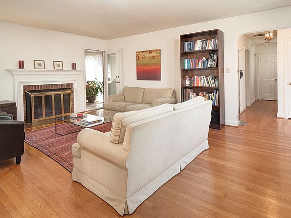 4th image of 5309 Briley Pl