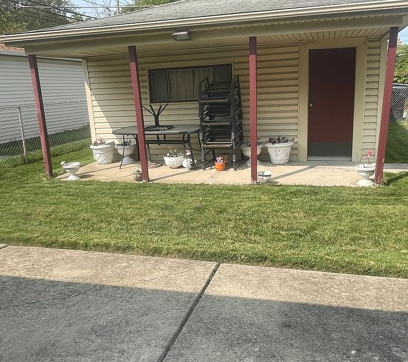 2nd image of 1118 E 90th St