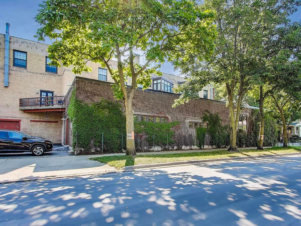2nd image of 1776 W Winnemac Ave APT 100
