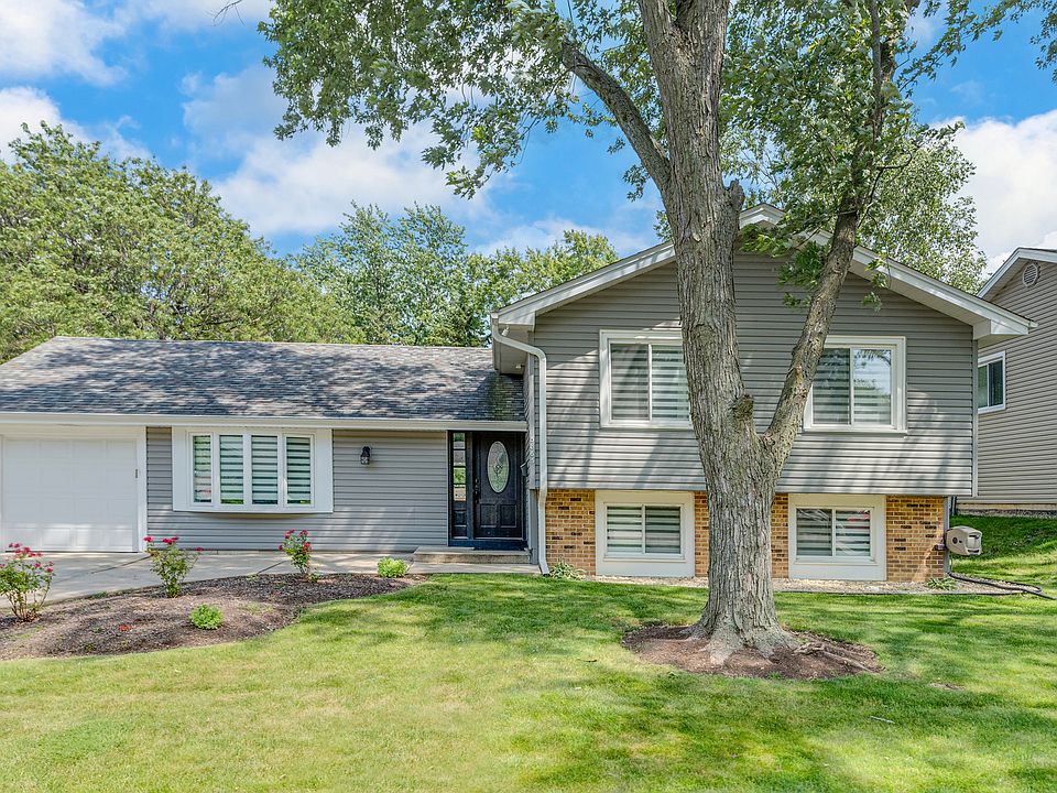 1st image of 5865 Charleston Ct