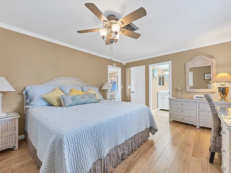 521 Beach Park Blvd — Photo 24