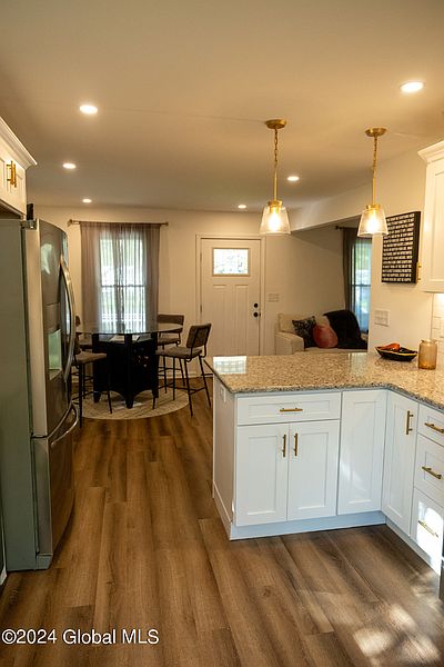 5th image of 86 Pashley Road