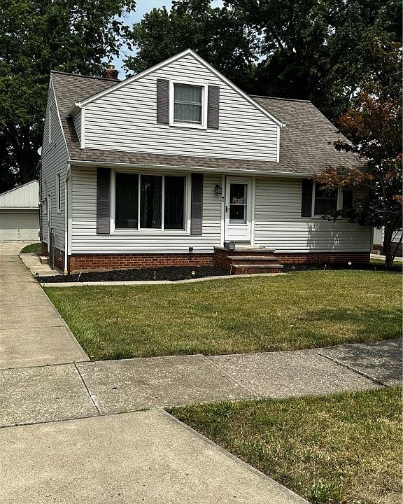 1st image of 24101 Hartland Dr