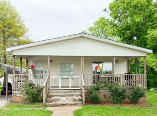 205 S Walnut St, Eldon, MO 65026