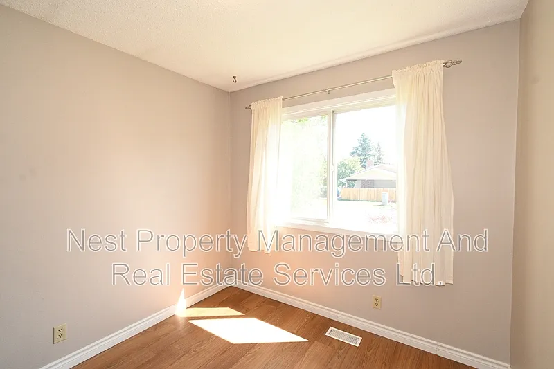 3 bed, 1.0 bath, $1,595 — Photo 4