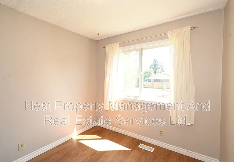 8077 Rochester Cres #A — Photo 4