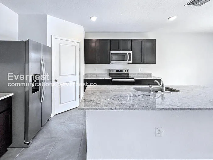 Building Photo - 8332 Juning Cv