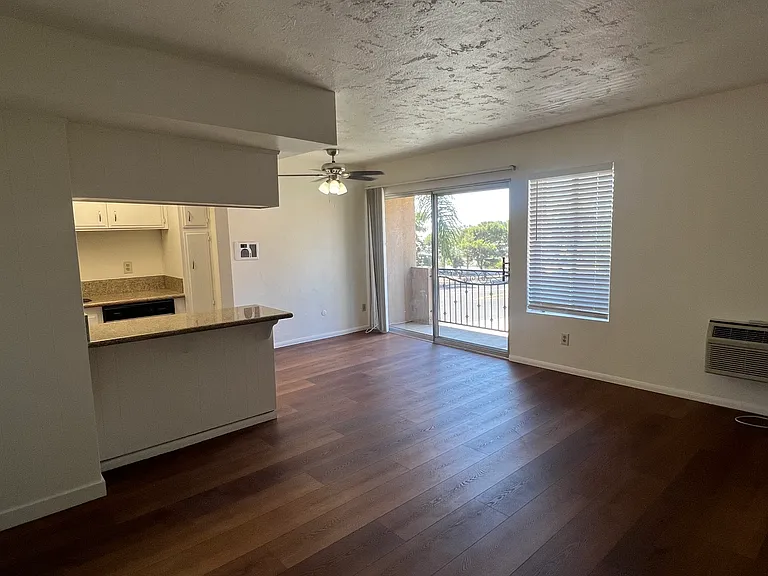 7555 Linda Vista Rd #31 — Photo 3