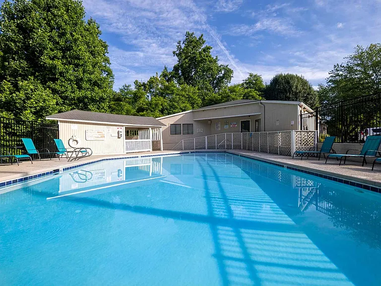 Sugar Creek Apartments — Photo 16