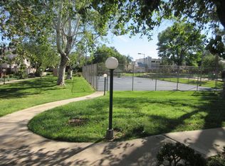 8865 Independence Ave APT 26, Canoga Park, CA 91304