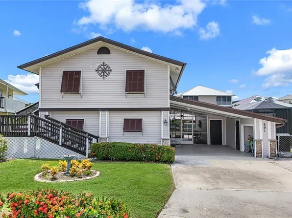 691 Palm DR, GOODLAND, FL 34140