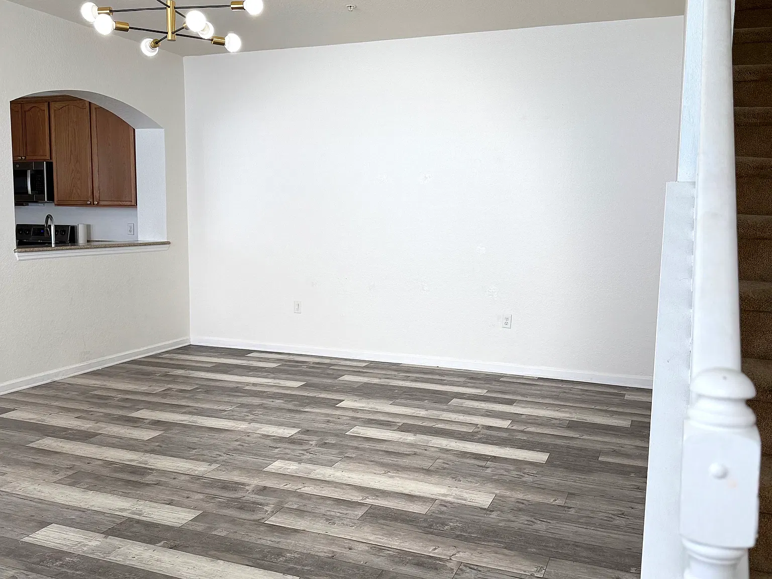 3 bed, 2.5 bath, 2086 sqft, $2,325 — Photo 3