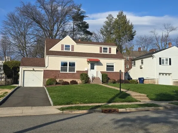 446 Maple Hill Dr, Hackensack City, NJ 07601