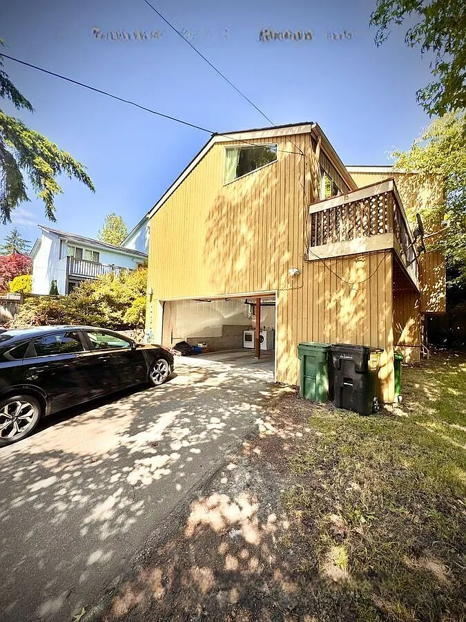 14124 Phinney Ave N — Photo 2