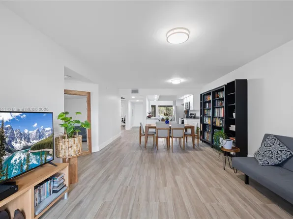 1400 SW 137th Ave APT 103F, Pembroke Pines, FL 33027