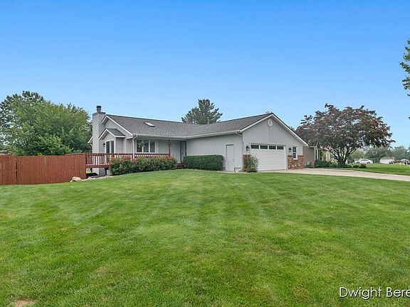 2nd image of 2111 Oak Hollow Dr SW