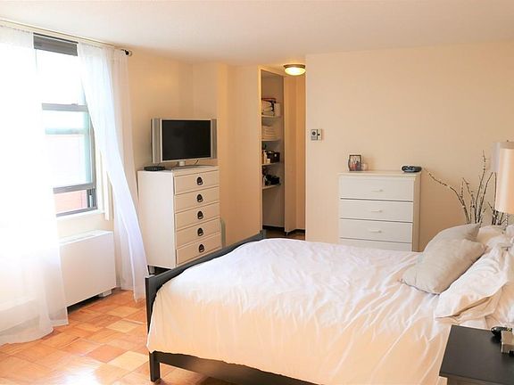3rd image of 60 Longwood Ave #2