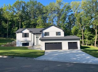 2141 Ponderosa Pl SW, Rochester, MN 55902