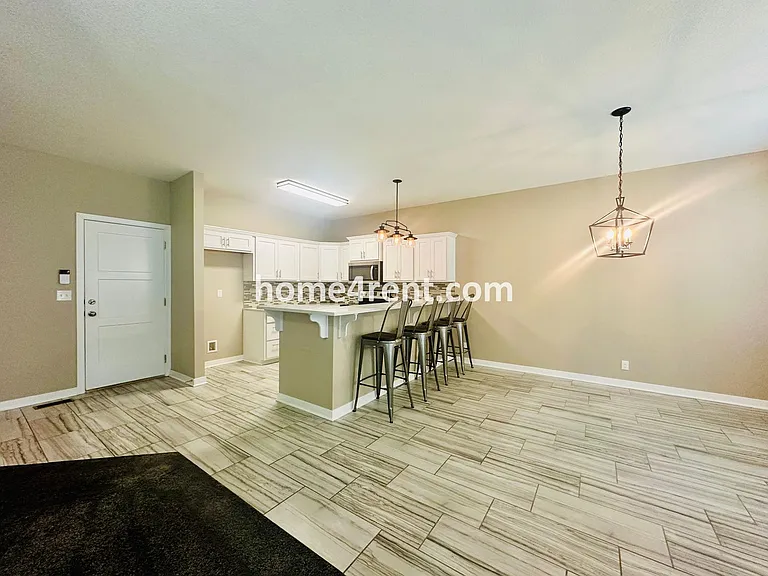 12701 E 47th Terrace Ct S — Photo 7