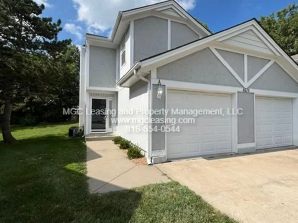 4620A NE Whispering Winds Dr #A, Lees Summit, MO 64064