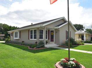 853 N Roosevelt Ave, Oconomowoc, WI 53066