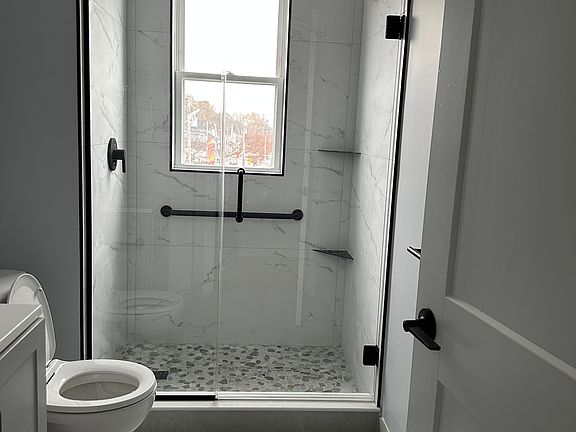 2nd image of 529 Lincoln Ave #5