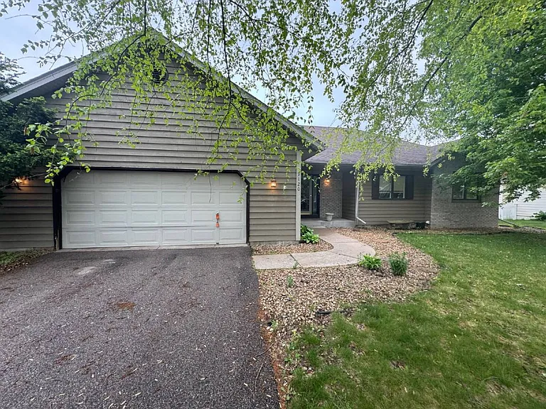 9120 Trotters Ln — Photo 3