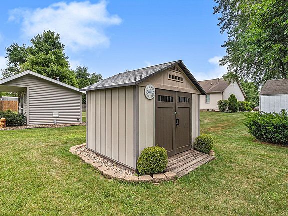 5th image of 26851 McArthur Ct
