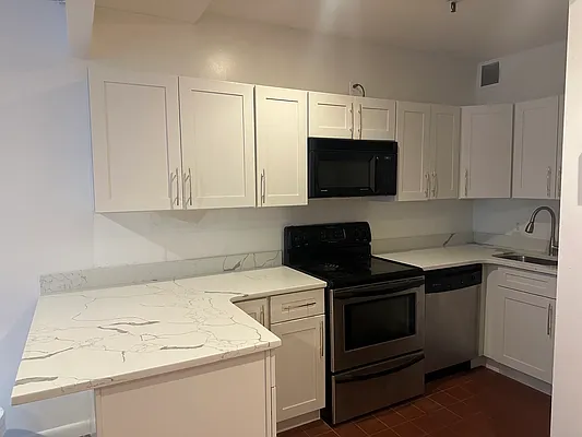 Rented by Compass | media 12