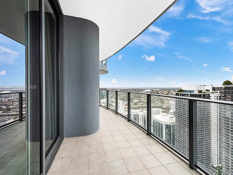 1000 Brickell Plz #Penthouse 5301 — Photo 3