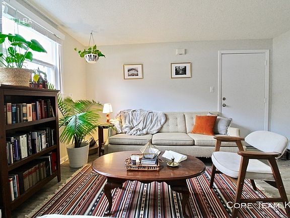 3rd image of 2941 Eaton St #2941